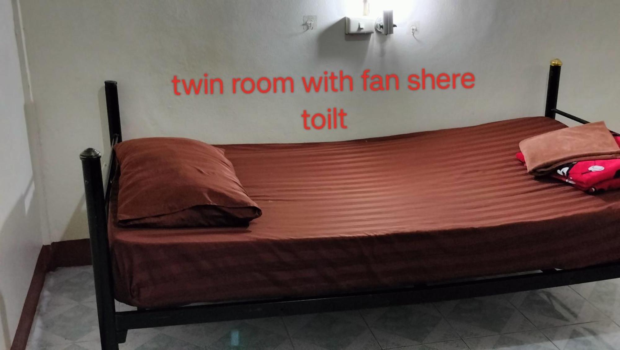 Canaan Guesthouse Καντσαναμπούρι Εξωτερικό φωτογραφία